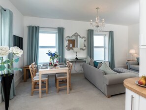 Open plan living space | The Cliff Top, Torquay