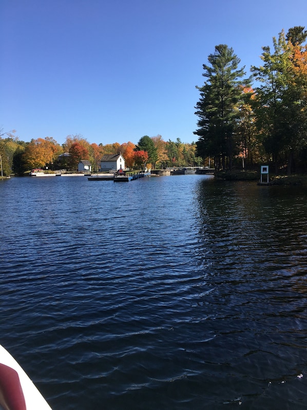 Davis Lock which connects Lake Opinicon and Sand Lake