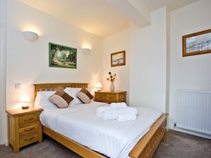 Double bedroom | 2 Fishermans Loft - Fisherman&rsquo;s Loft, Brixham