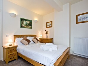 Double bedroom | 2 Fishermans Loft - Fisherman&rsquo;s Loft, Brixham