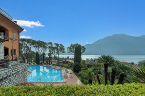 Shared pool