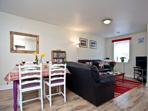 Homely open plan living space | Applebee Cottage, Bridport