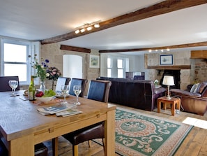 Spacious living and dining area | Elizabethan House, Portland