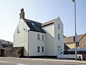 Attractive holiday home | Elizabethan House, Portland