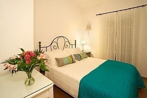 Aloni Villa Air Conditioned Bedroom