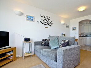 Open plan living space | 16 Belvedere Court, Paignton