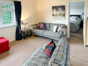 Living area | 9 Dolphin Court, Brixham