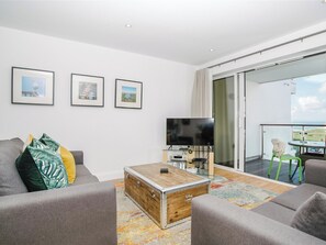 Living area | 50 Bredon Court - Bredon Court, Newquay