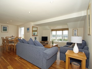 Lovely light and airy living space | 9 Glendorgal - Glendorgal, Newquay