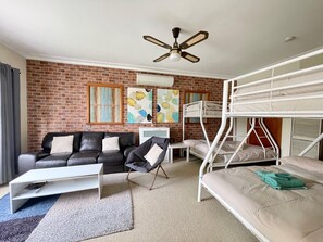 Retreat + Sleeping Area 3 Sleeps 6