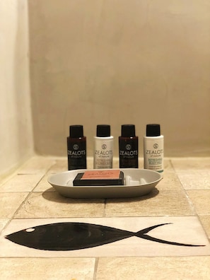Bathroom amenities