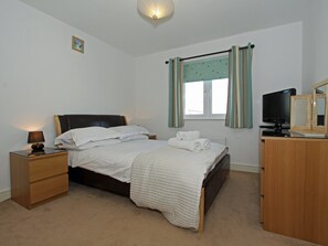 Tranquil double bedroom | 6 Jubilee Close, Padstow