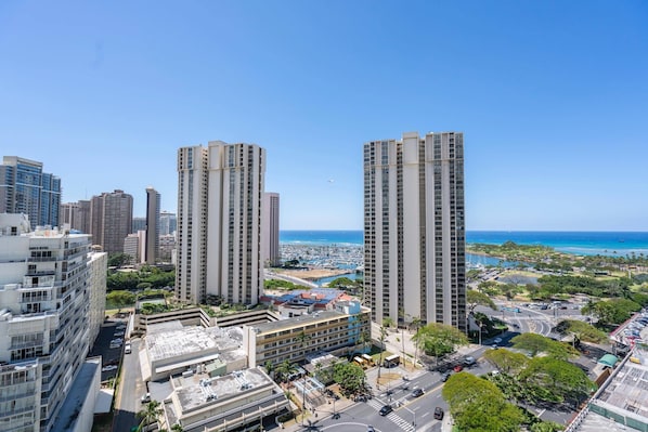 Ocean View - Ala moana condominium