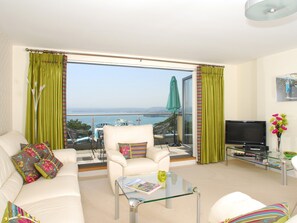 Open plan living space | Masts A4 - Tree Tops - Mast Apartments in Torquay, Torquay
