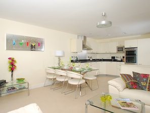 Open plan living space | Masts A4 - Tree Tops - Mast Apartments in Torquay, Torquay