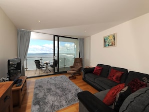 Light and airy open-plan living space | Tidal Bay - Horizon View, Westward Ho!