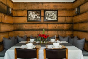 Rustic barnwood in the bankette dining area.