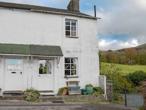 Characterful 18th-century property | Hillside Cottage, Ambleside