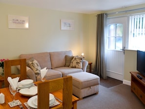 Living and dining room | Bluebell - Kilbol Country Cottages, Polmassick, near St Austell