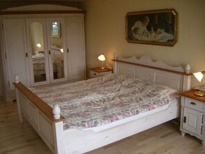 Schlafzimmer EG 