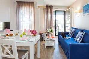 Please note that not all units have a balcony. Let us know if you would prefer one!