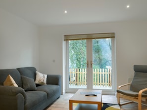 Welcoming living area | Swallows - Tawny Owls and Swallows, Godstone