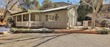 Sedona Vacation Rental | 2BR | 2BA | 1,190 Sq Ft | Stairs Required