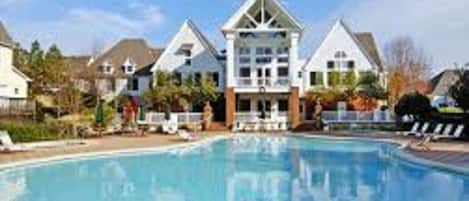 Outdoor Clubhouse Pool & Hot Tub Area. 