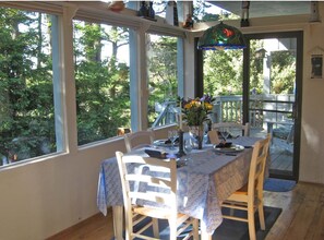 Sunny  dining