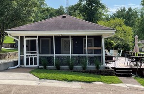 Screened in porch and deck