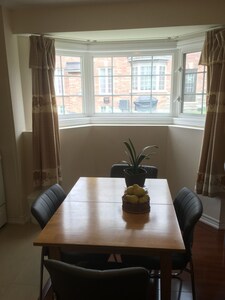 GORGEOUS 1 BDR PRIME KITCHEN No sharing spaces/ WIFI+ Parking