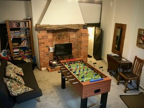 GAMES ROOM