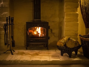 WOOD BURNING STOVE