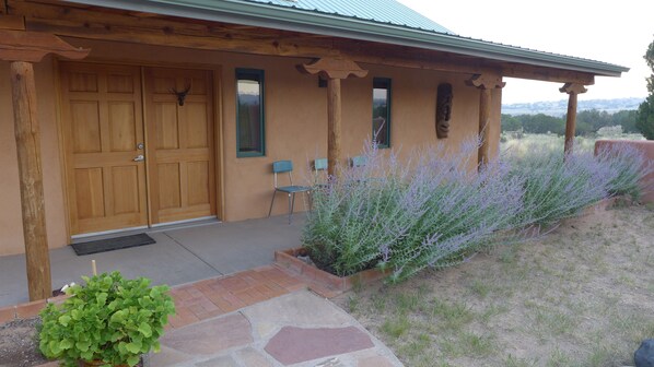 Abiquiu Oasis entry