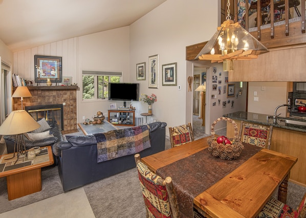Welcome to your Vail home away from home. Open floor plan for the whole family. 