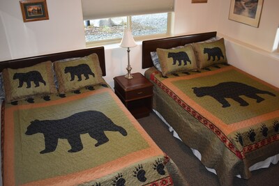 The Bears Den/ Harding's Kenai River Lodge 