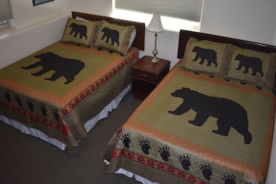 The Bears Den/ Harding's Kenai River Lodge 