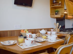 Kitchen with breakfast bar area | Craigrossie Cottage, Auchterarder