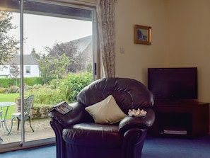 Living room/dining room | Craigrossie Cottage, Auchterarder