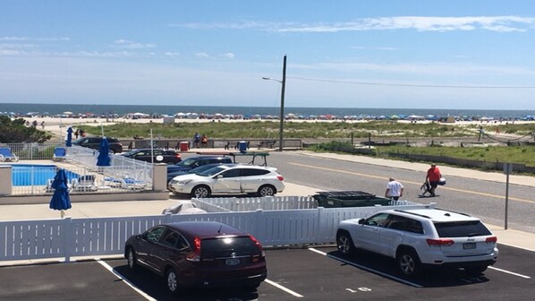 Wildwood Crest, NJ - 75ft to the Beach!!