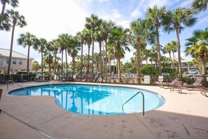 Crystal Dunes pool and hot tub