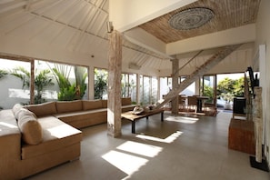 Newly Renovated 3 Bed Villa,Seminyak;