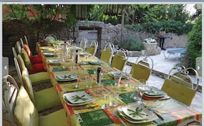 Outdoor dining