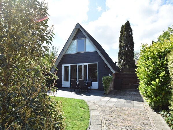Außenseite Ferienhaus [Sommer]