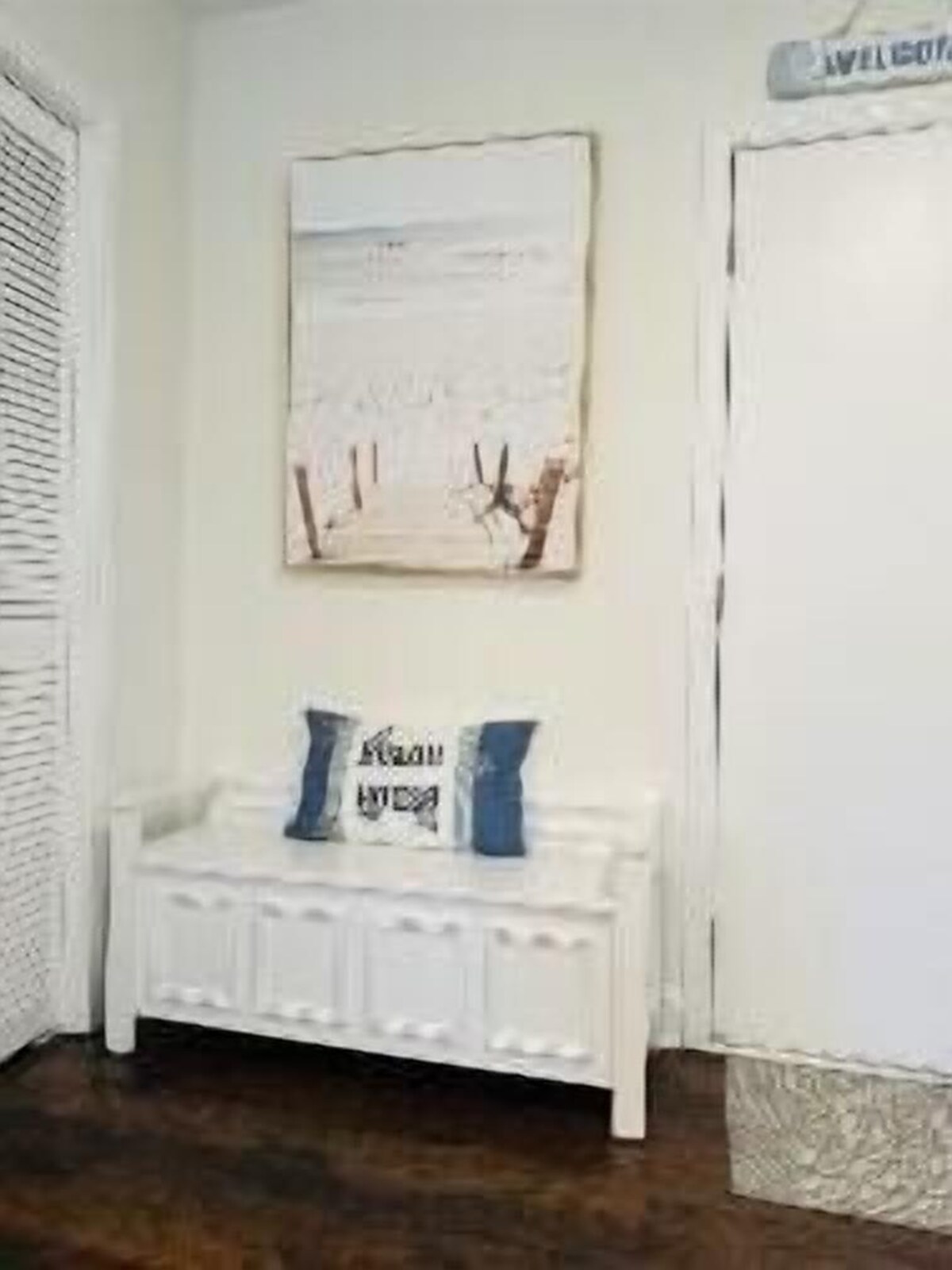 Private luxury studio- 10 mins downtown and Folly