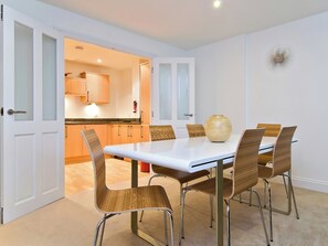 Dining room | 28 Bredon Court - Bredon Court, Newquay