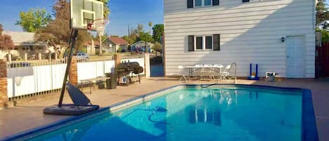 The pool area (sorry pool no heater no hot tub )
the door enter to pool bathroom