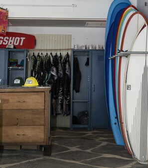 Surfing/bodyboarding