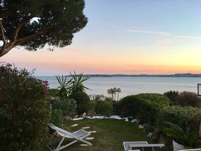 Magnífico apartamento (2/4 P) Excepcional vista al mar frente a Saint-Tropez, jardín, piscina