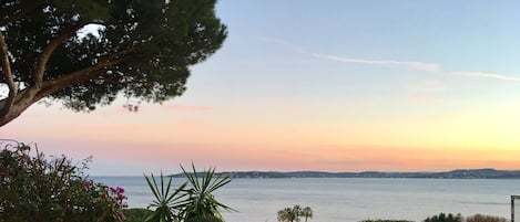 Vue exceptionnelle  à 180° sur le Golfe de Saint-Tropez 